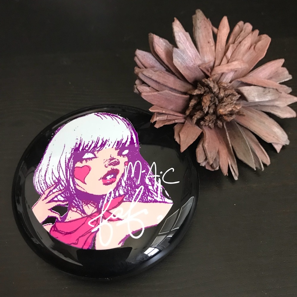 M.A.C “Sassed Up” Iridescent - Fafi Collection